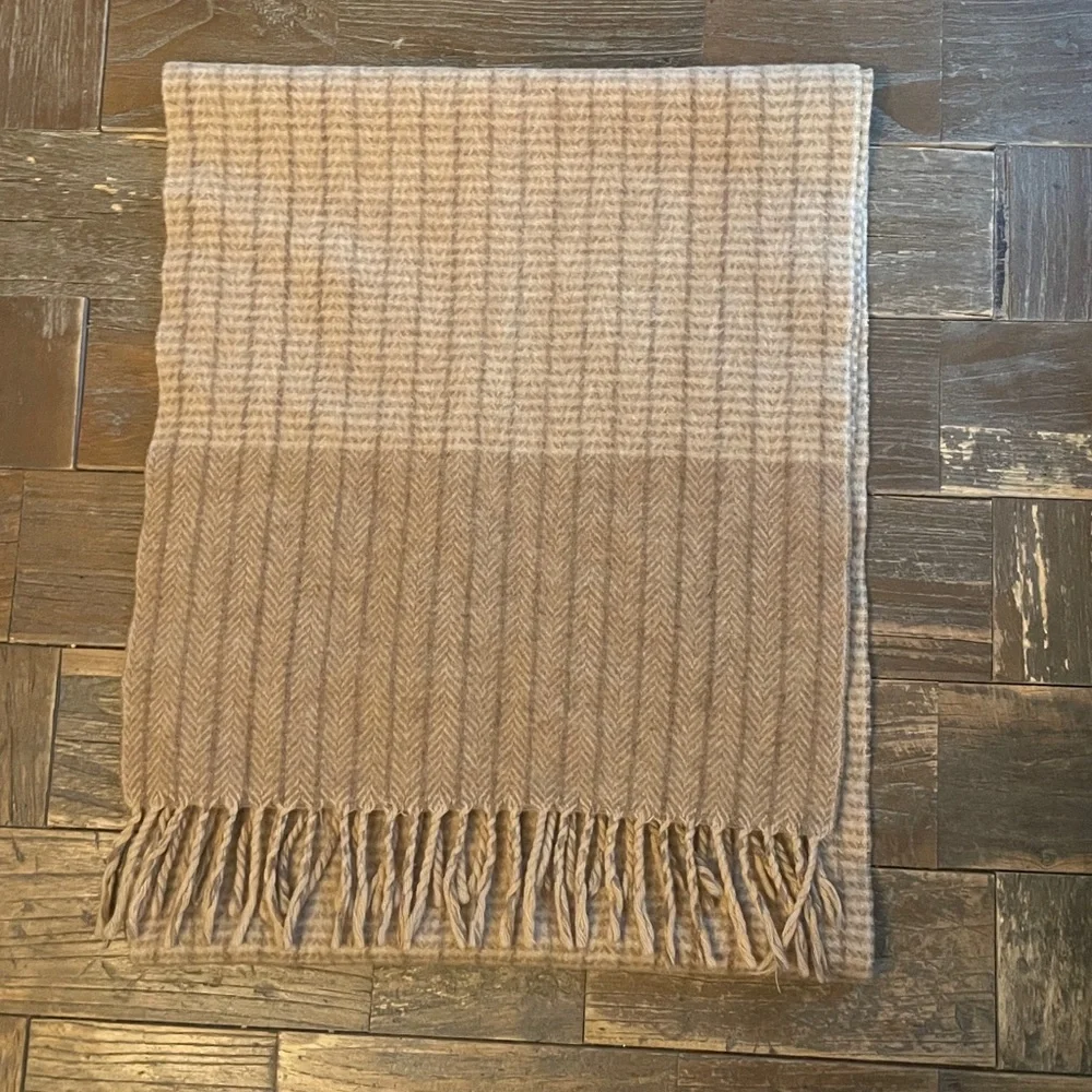 Vintage Echo Cashmere Houndstooth Fringe Scarf🖤